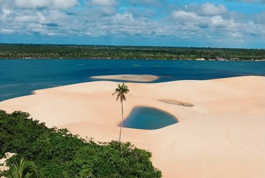 Lagoa entre dunas